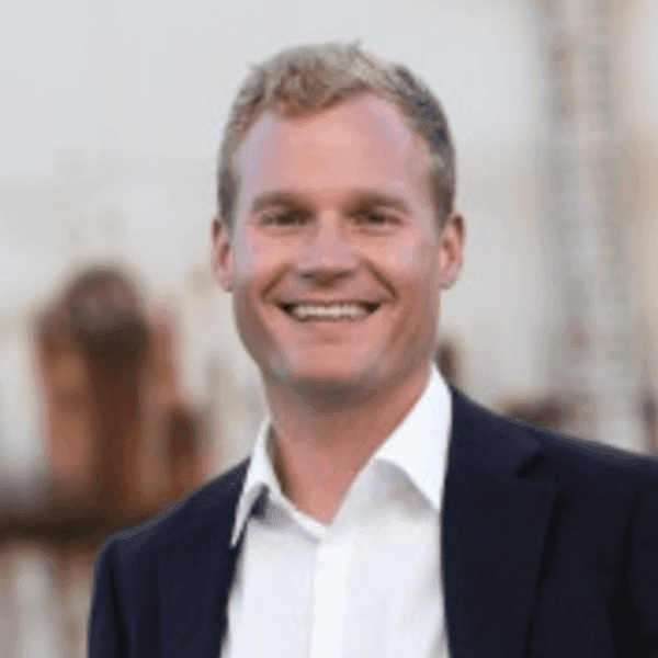 Erik Kiser headshot