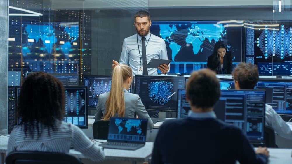 What Are MIS The Role of Management Information Systems1 .avif